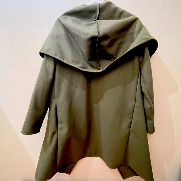 NWOT - Beautiful olive green hooded coat - Picture 2 of 6
